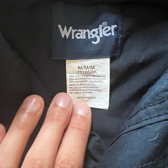 One-of-a-Kind Travel Marquette Men’s M Wrangler Button Down - Picture 5 of 5